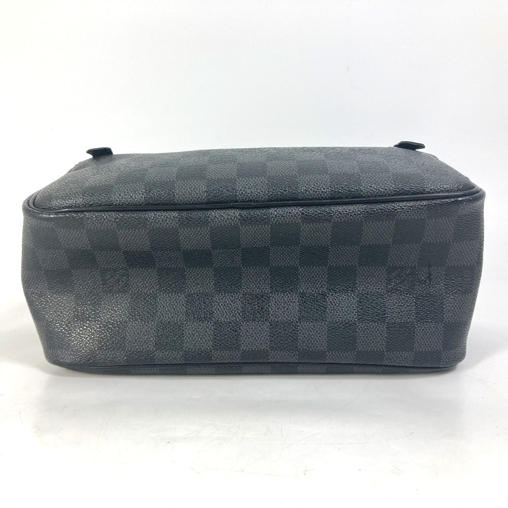 LOUIS VUITTON N47625 ダミエグラフィット トワレポーチ メイクポーチ 化粧ポーチ セカンドバッグ クラッチバッグ ポーチ ダミエグラフィットキャンバス メンズ ブラック