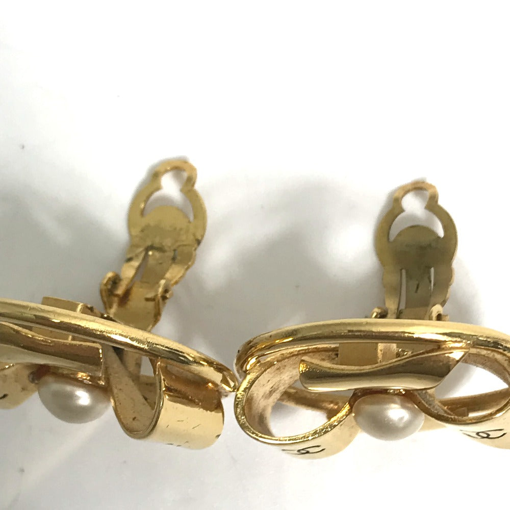 CHANEL Vintage Faux Pearl Ribbon Round CC Coco Mark Earrings in Metal, Gold