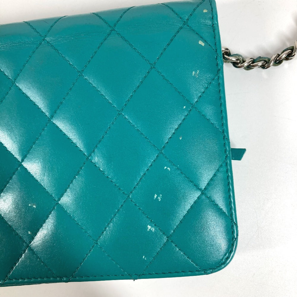 CHANEL 斜め掛け ロングウォレット CC ココマーク キルティング マトラッセ チェーンウォレット 長財布 ショルダーバッグ レザー レディース グリーン
