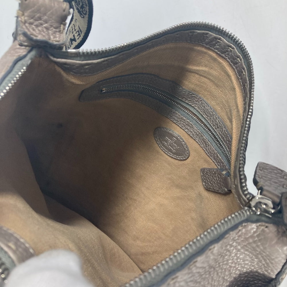 FENDI セレリア カバン 斜め掛け ショルダーバッグ レザー レディース ベージュ系