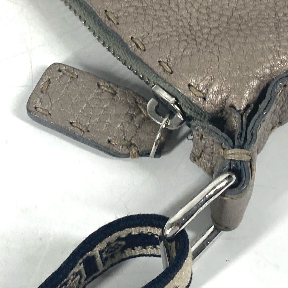 FENDI セレリア カバン 斜め掛け ショルダーバッグ レザー レディース ベージュ系