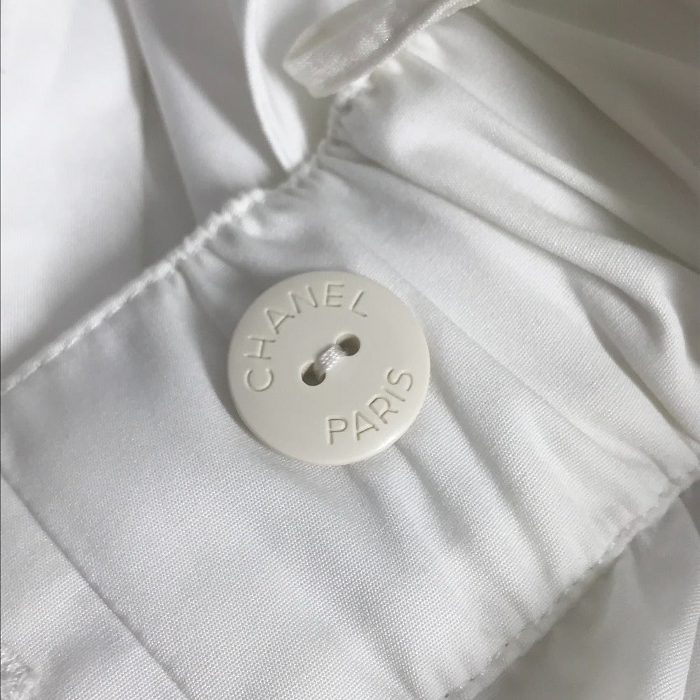 CHANEL P63229 CC Logo Button Apparel Bottoms Shorts Polyester Women's White