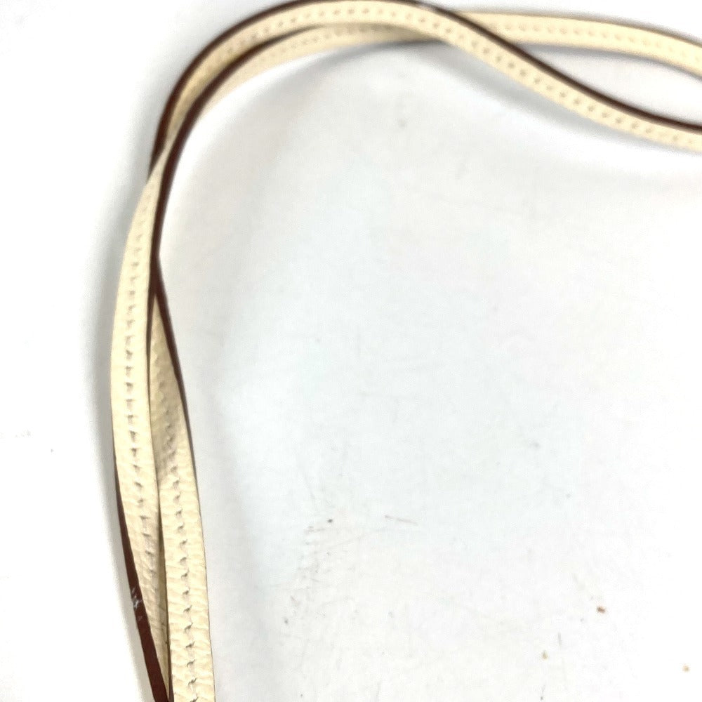 HERMES คลิปหนีบหมวก Capucine เครื่องประดับ หนัง ยูนิเซ็กส์ สีไอเวอรี่