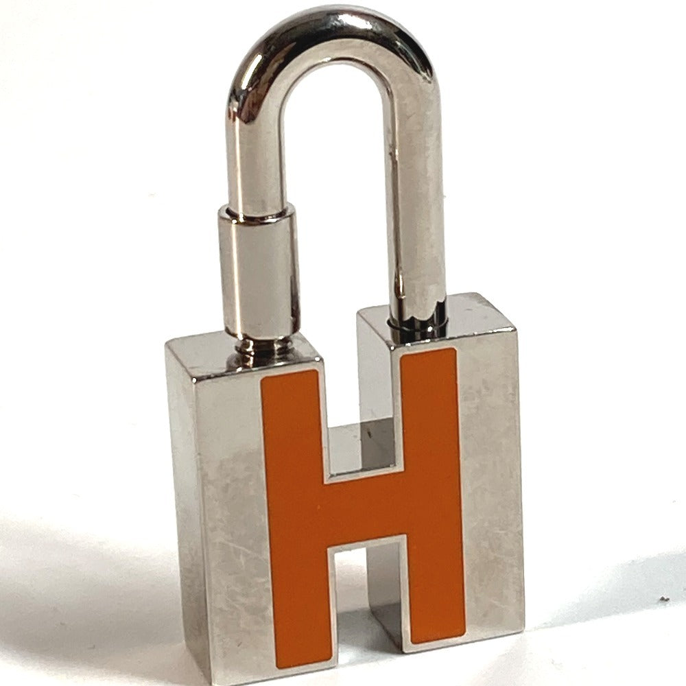 HERMES カデナ 南京錠 チャーム Hロゴ 鍵 アクセサリー ペンダントトップ メタル レディース シルバー