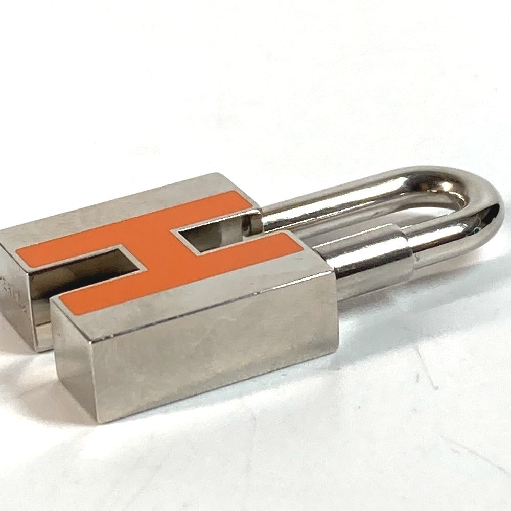 HERMES カデナ 南京錠 チャーム Hロゴ 鍵 アクセサリー ペンダントトップ メタル レディース シルバー