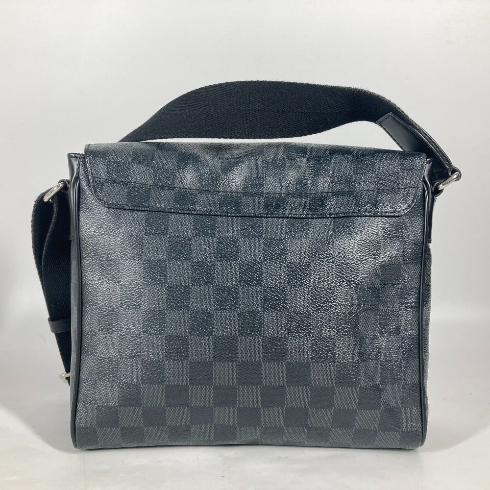 LOUIS VUITTON N41054 ダミエグラフィット ステッカーズ ディストリクトPM カバン 斜め掛け フラップ ショルダーバッグ ダミエグラフィットキャンバス ユニセックス ブラック