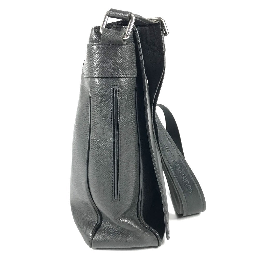 LOUIS VUITTON M32702 Taiga Milo Crossbody Flap Messenger Bag Shoulder Bag in Taiga Leather, Unisex, Ardoise Black