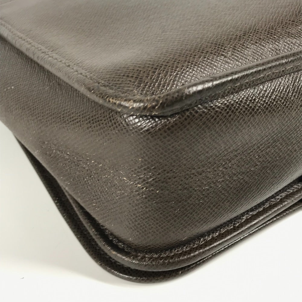 LOUIS VUITTON M32488 Taiga Andrei Crossbody Messenger Bag with Flap Shoulder Bag in Taiga Leather, Grizzly Brown, Unisex