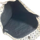 ISSEY MIYAKE BAOBAO กระเป๋าคลัตช์ 2 พับ กระเป๋าถือ โทนสีทูโทน วัสดุ PVC ใช้ได้ทั้งชายและหญิง สีเทาเบจ