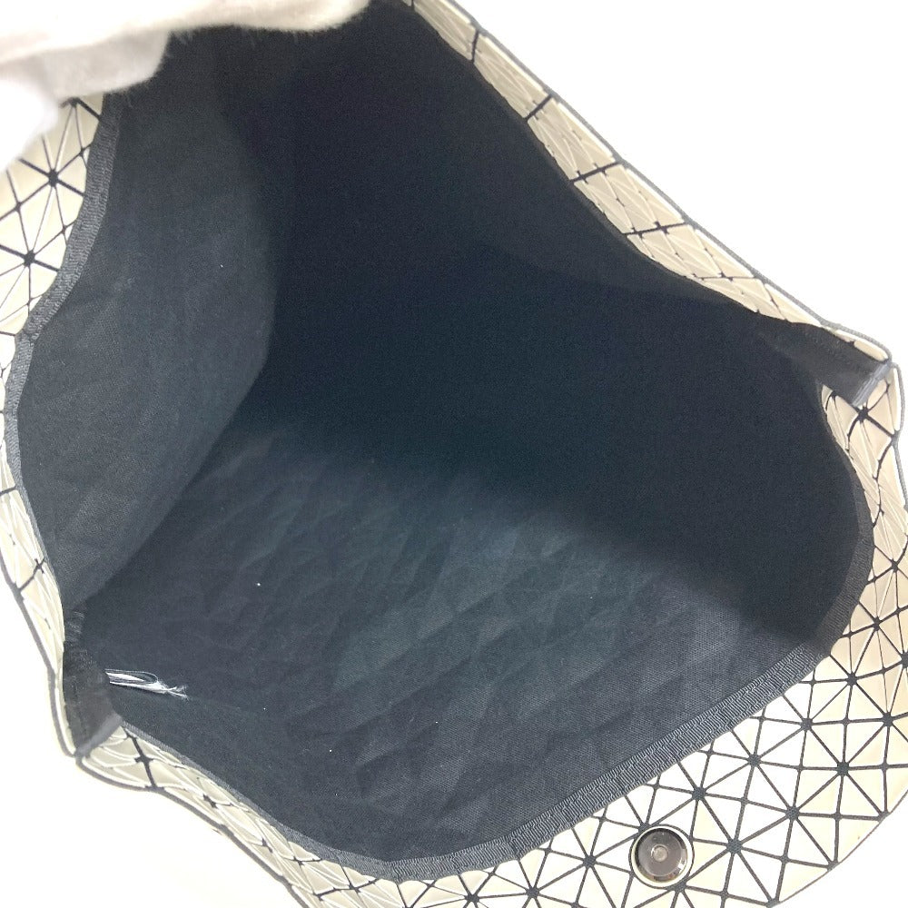ISSEY MIYAKE BAOBAO กระเป๋าคลัตช์ 2 พับ กระเป๋าถือ โทนสีทูโทน วัสดุ PVC ใช้ได้ทั้งชายและหญิง สีเทาเบจ