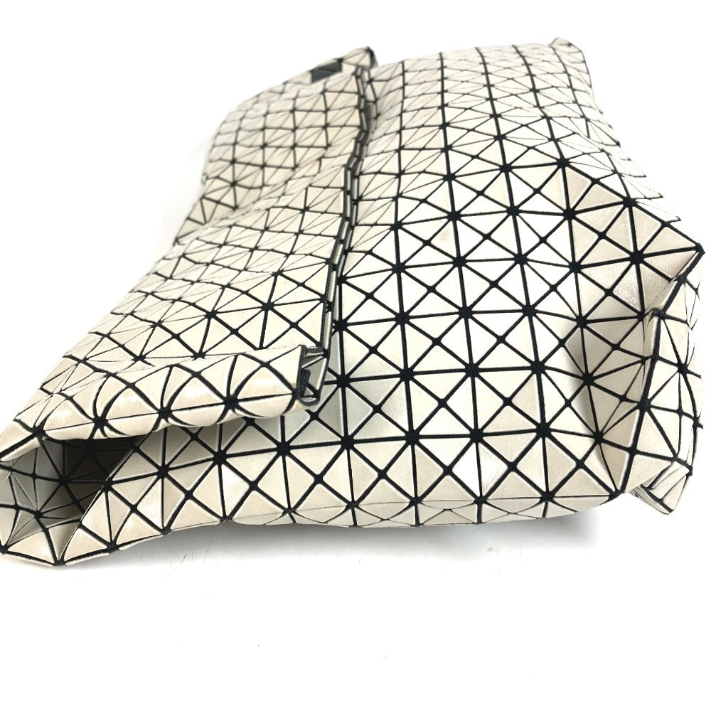 ISSEY MIYAKE BAOBAO กระเป๋าคลัตช์ 2 พับ กระเป๋าถือ โทนสีทูโทน วัสดุ PVC ใช้ได้ทั้งชายและหญิง สีเทาเบจ