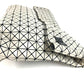 ISSEY MIYAKE BAOBAO กระเป๋าคลัตช์ 2 พับ กระเป๋าถือ โทนสีทูโทน วัสดุ PVC ใช้ได้ทั้งชายและหญิง สีเทาเบจ