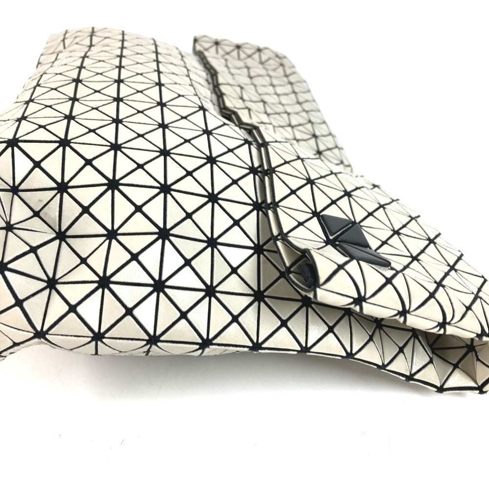 ISSEY MIYAKE BAOBAO กระเป๋าคลัตช์ 2 พับ กระเป๋าถือ โทนสีทูโทน วัสดุ PVC ใช้ได้ทั้งชายและหญิง สีเทาเบจ