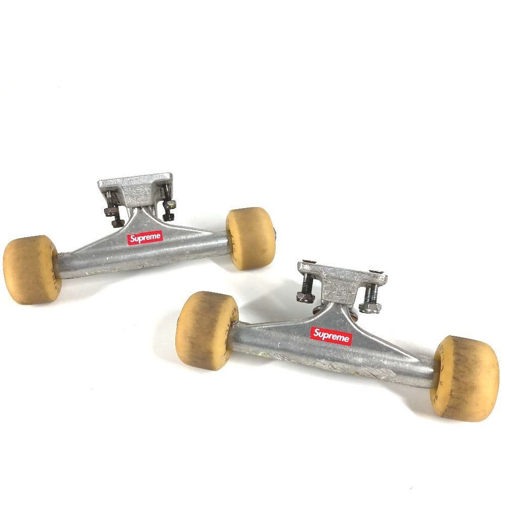 Supreme 2輪 ローラー付き ロゴ スケートボード スケボー ラック インテリア 置物 メタル ユニセックス シルバー