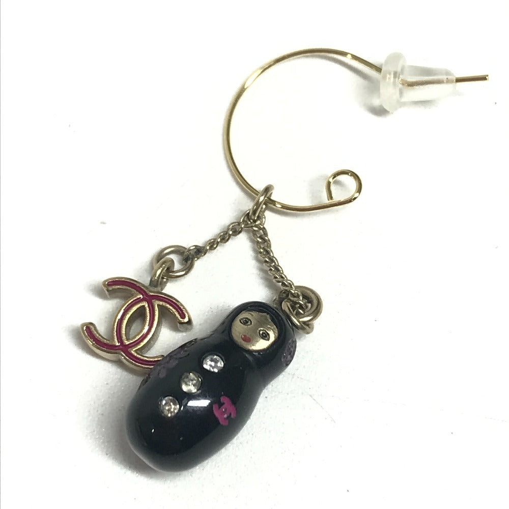 CHANEL 09A CC CC Mark Logo Matryoshka Accessory Jewelry Pierce Plastic Black Used