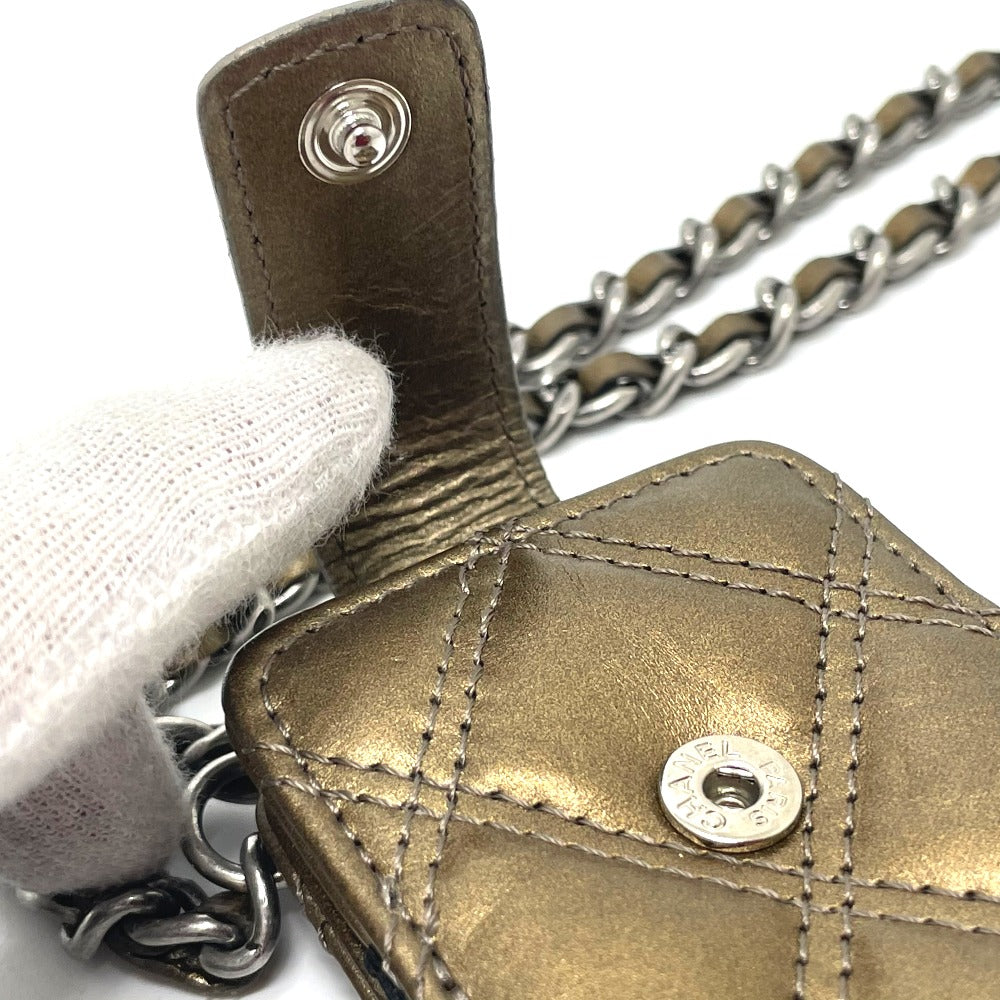 CHANEL A32475 06A マトラッセ パリニューヨーク マルチケース ミニ チェーン ショルダーバッグ レザー レディース ゴールド×シルバー金具