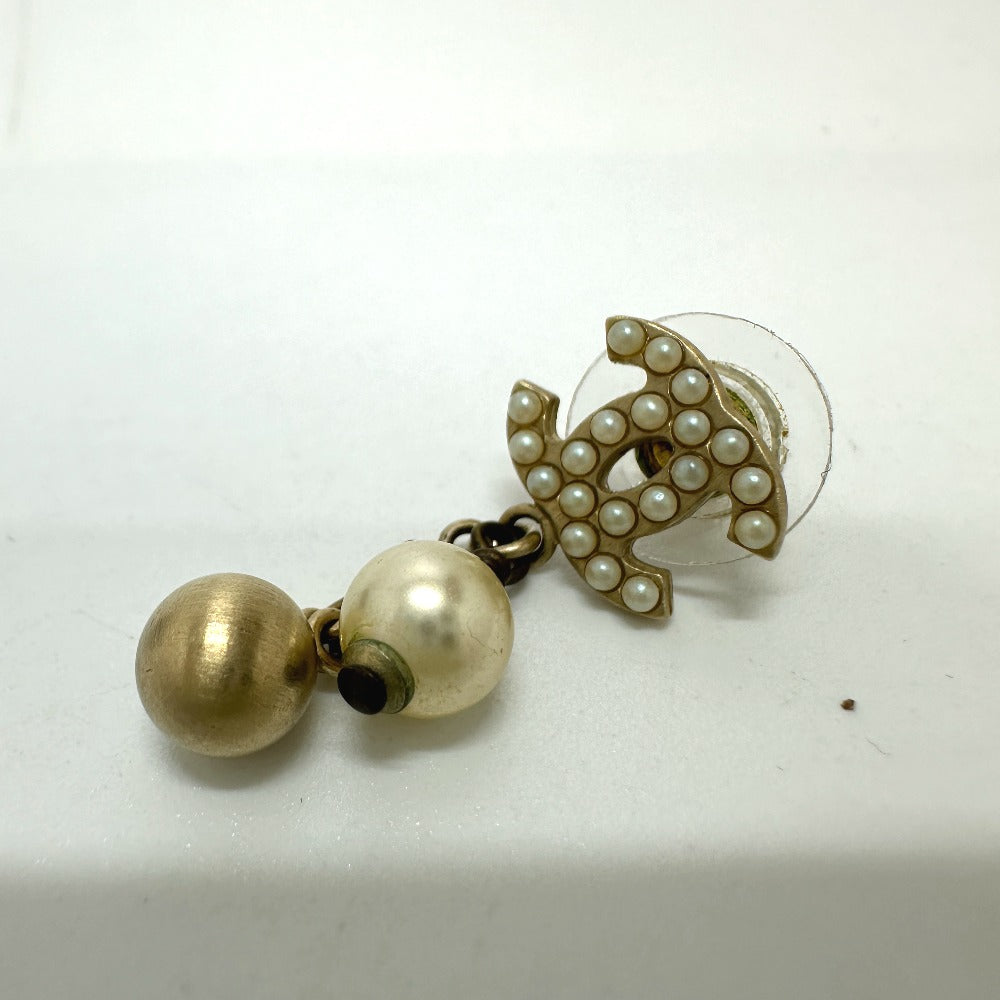 CHANEL Coco Mark Faux Pearl 05A Earrings GP Women's Gold