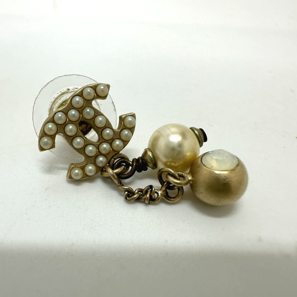 CHANEL Coco Mark Faux Pearl 05A Earrings GP Women's Gold