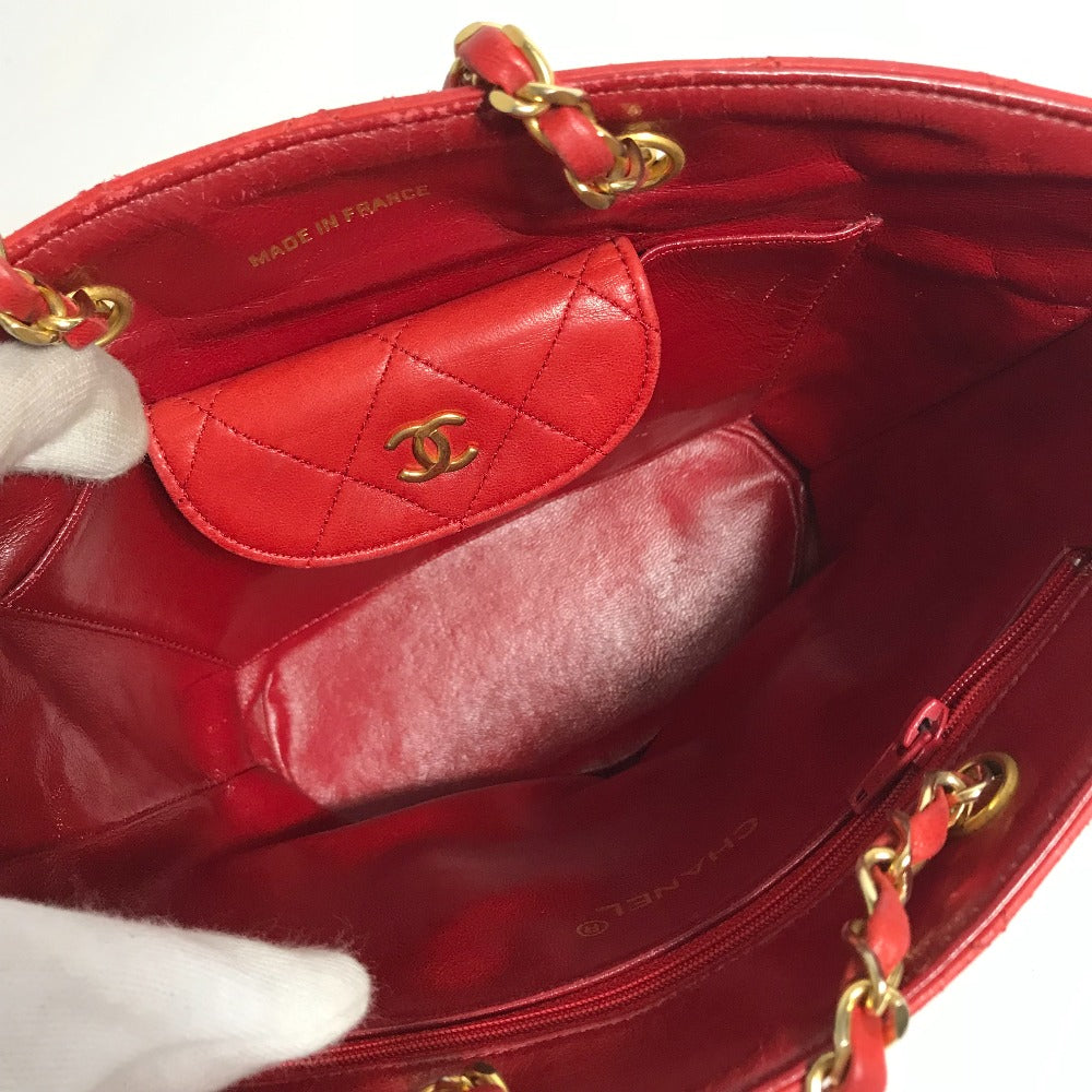 CHANEL Vintage Matelasse Quilted Chain Shoulder Bag in Lambskin, Red