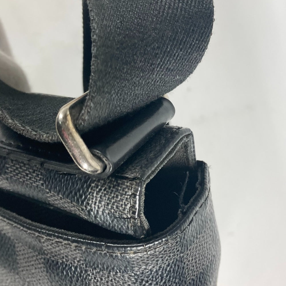 LOUIS VUITTON N41457 ダミエグラフィット メッセンジャーPM カバン バッグ メッセンジャーバッグ 斜め掛け フラップ ショルダーバッグ ダミエグラフィットキャンバス メンズ ブラック