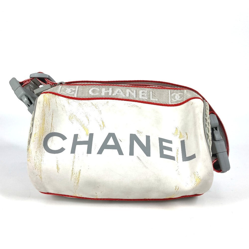 CHANEL スポーツ ロゴ ミニ カバン 筒型 肩掛け ポーチ ショルダーバッグ ナイロン レディース ホワイト