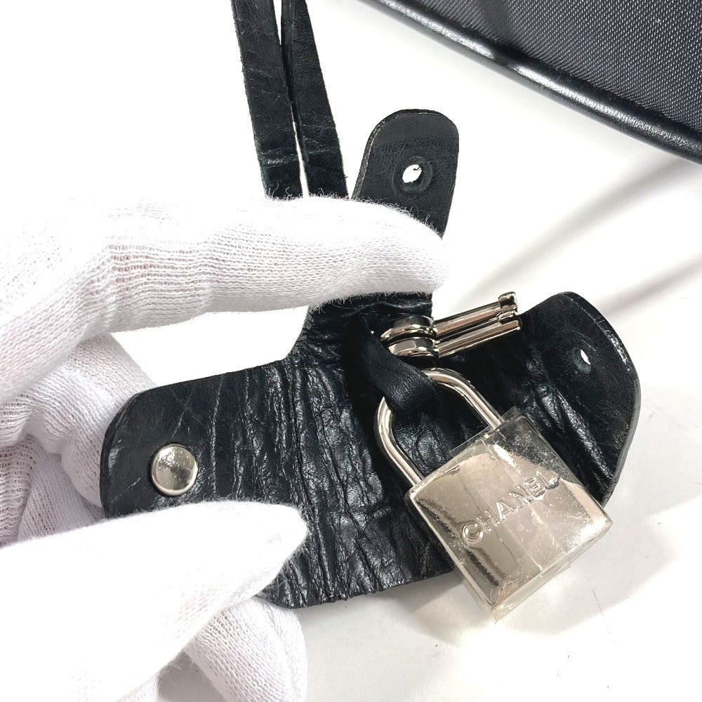 CHANEL A33107 パリ ニューヨークライン マトラッセ キルティング CC ロゴ ココマーク スーツケース 2輪 旅行バッグ キャリーバッグ レザー/ナイロン ユニセックス ブラック