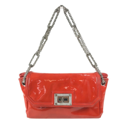 CHANEL CC ココマーク ロゴ 2.55金具 ロゴ カバン 肩掛け Wチェーンバッグ フラップ ショルダーバッグ パテントレザー レディース レッド系オレンジ系