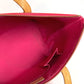 LOUIS VUITTON M93669 Monogram Vernis Bellevue PM กระเป๋าโท้ท กระเป๋าถือ แคนวาส Monogram Vernis ยูนิเซ็กส์ Rose Pop สีชมพู