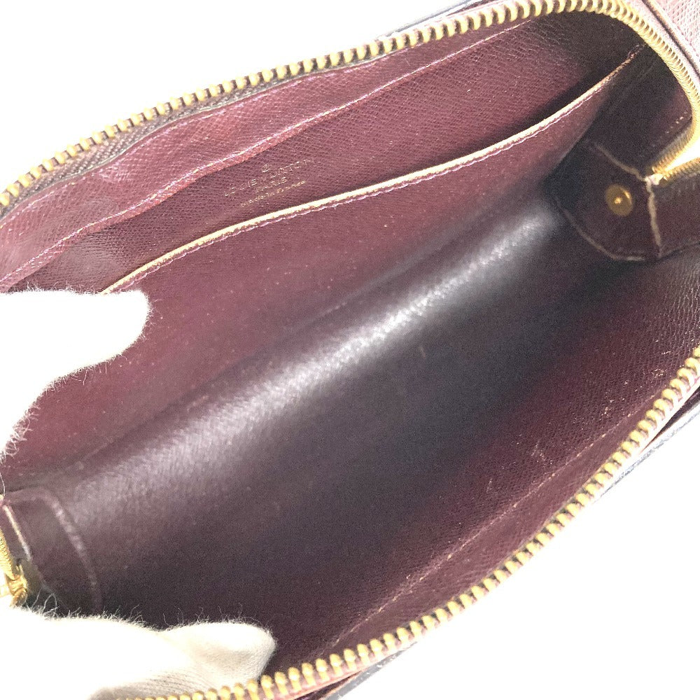 LOUIS VUITTON M30186 กระเป๋าคลัทช์คาดไหล่รุ่นไทก้า ไบคาล กระเป๋าถือรุ่นไทก้า หนังไทก้า สำหรับทุกเพศ สีอะกาจู ม่วง