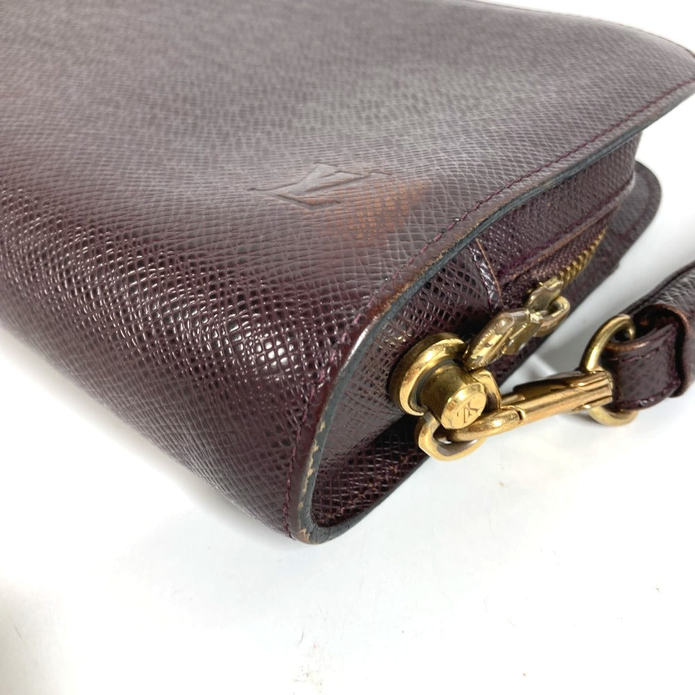 LOUIS VUITTON M30186 กระเป๋าคลัทช์คาดไหล่รุ่นไทก้า ไบคาล กระเป๋าถือรุ่นไทก้า หนังไทก้า สำหรับทุกเพศ สีอะกาจู ม่วง
