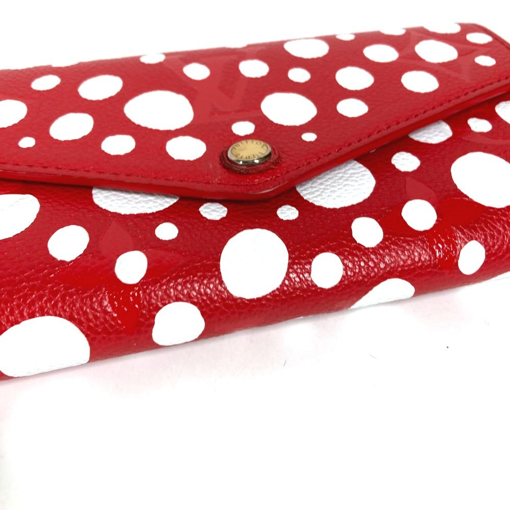 LOUIS VUITTON M81909 Monogram LV x YK Yayoi Kusama Portefeuille Sarah NM Kusama Yayoi Dots ลายจุด กระเป๋าสตางค์แบบพับสองทบมีฝาพับ หนังแท้ ยูนิเซ็กส์ สีแดง