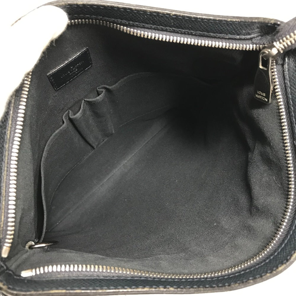 LOUIS VUITTON M32629 タイガ サシャ カバン 斜め掛け ポシェット ショルダーバッグ タイガレザー ユニセックス ボレアル ネイビー