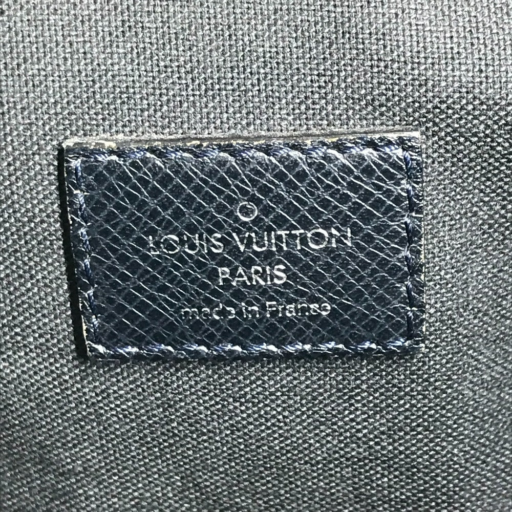LOUIS VUITTON M32629 タイガ サシャ カバン 斜め掛け ポシェット ショルダーバッグ タイガレザー ユニセックス ボレアル ネイビー