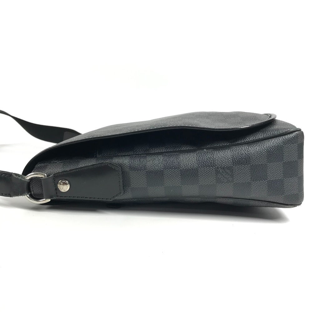 LOUIS VUITTON N58033 Damier Graphite Daniel GM Crossbody Messenger Bag, Damier Graphite Canvas, Unisex, Black