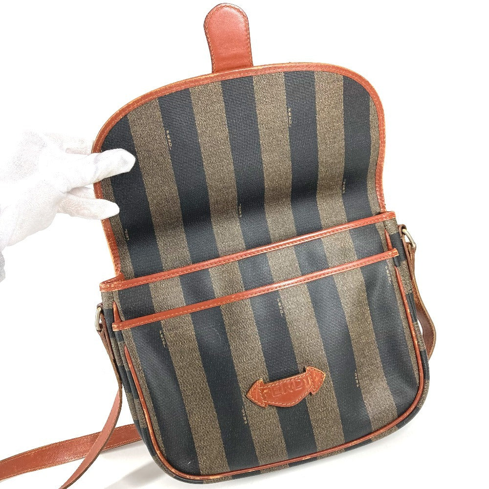 FENDI ヴィンテージ ペカン ロゴ カバン 斜め掛け ポシェット フラップ ショルダーバッグ PVC/レザー ユニセックス カーキ