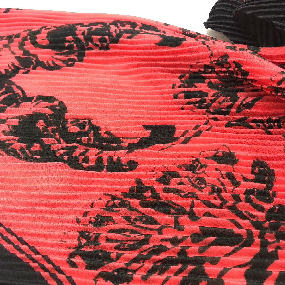 LOUIS VUITTON MP2279 Floral Stamp Giant Pleated Silk Scarf, Black