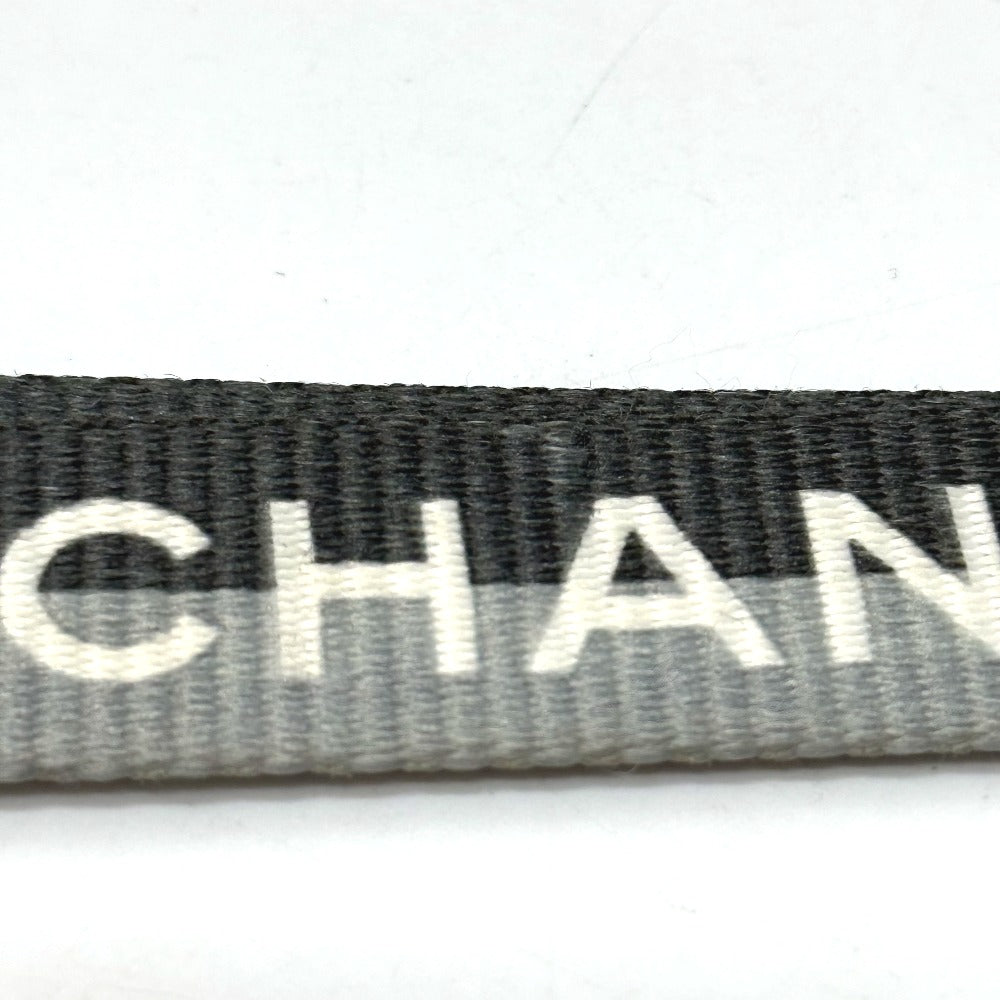CHANEL 01P ロゴ ネックストラップ ネックホルダー 雑貨 小物 首掛け ネックレス キャンバス レディース グレー