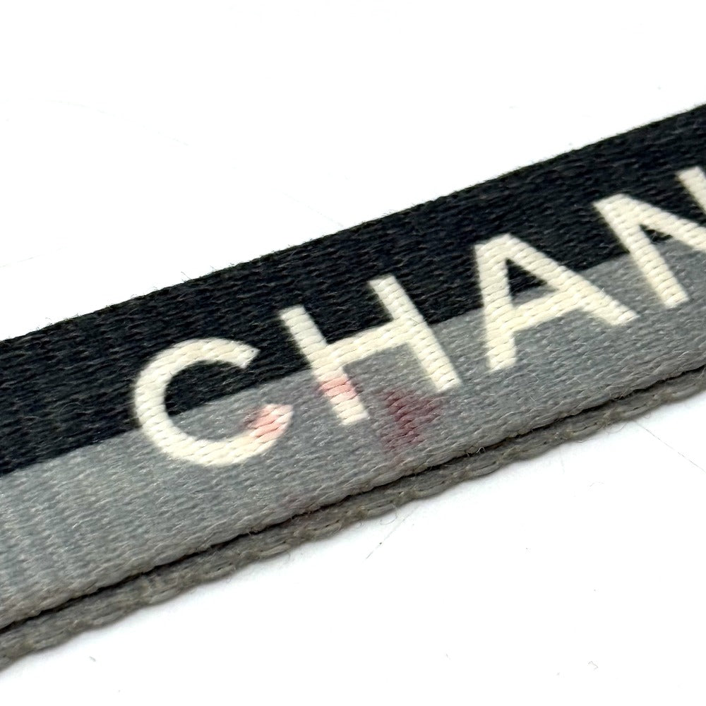 CHANEL 01P ロゴ ネックストラップ ネックホルダー 雑貨 小物 首掛け ネックレス キャンバス レディース グレー