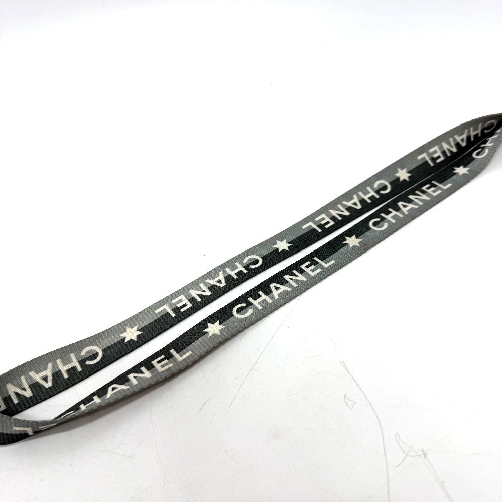CHANEL 01P ロゴ ネックストラップ ネックホルダー 雑貨 小物 首掛け ネックレス キャンバス レディース グレー