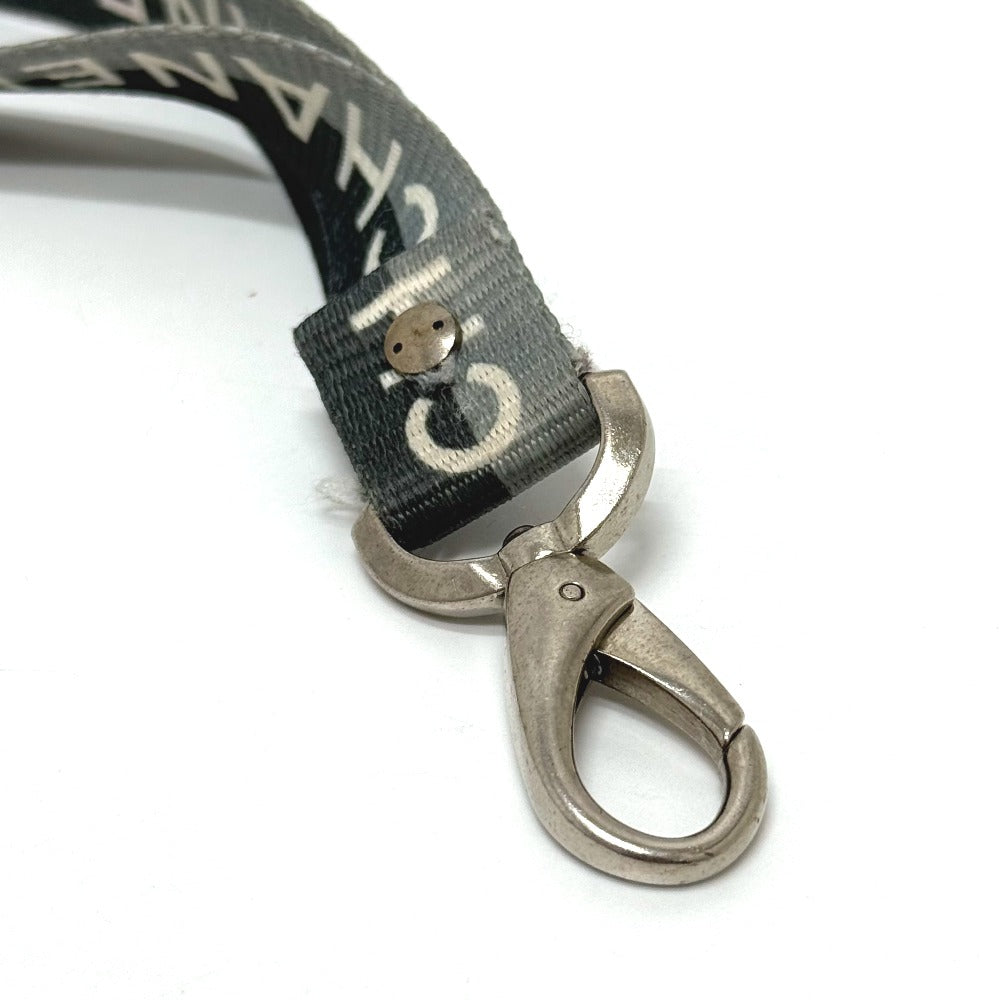 CHANEL 01P ロゴ ネックストラップ ネックホルダー 雑貨 小物 首掛け ネックレス キャンバス レディース グレー